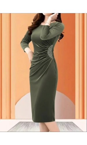 Kadın Uzun Kollu Bot Yaka Yanı Taş Detaylı Midi Kadife Elbise