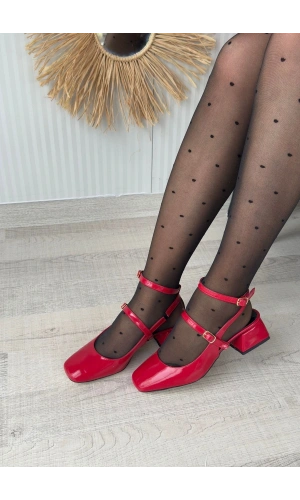 Karmi Kırmızı Rugan Topuklu Kemerli Ayakkabı