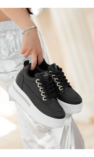 Lulu Siyah Cilt Beyaz Tabanlı Bağcıklı Spor Ayakkabı