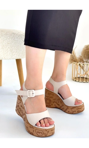 Riboy Bej Cilt Dolgu Topuk Sandalet