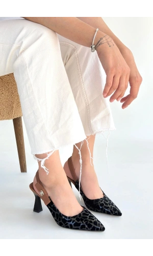 Toran Siyah Rugan Siyah Süet Detaylı Topuklu Ayakkabı