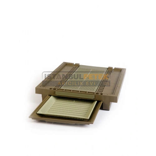 Plastik Kovan Tabanı - B