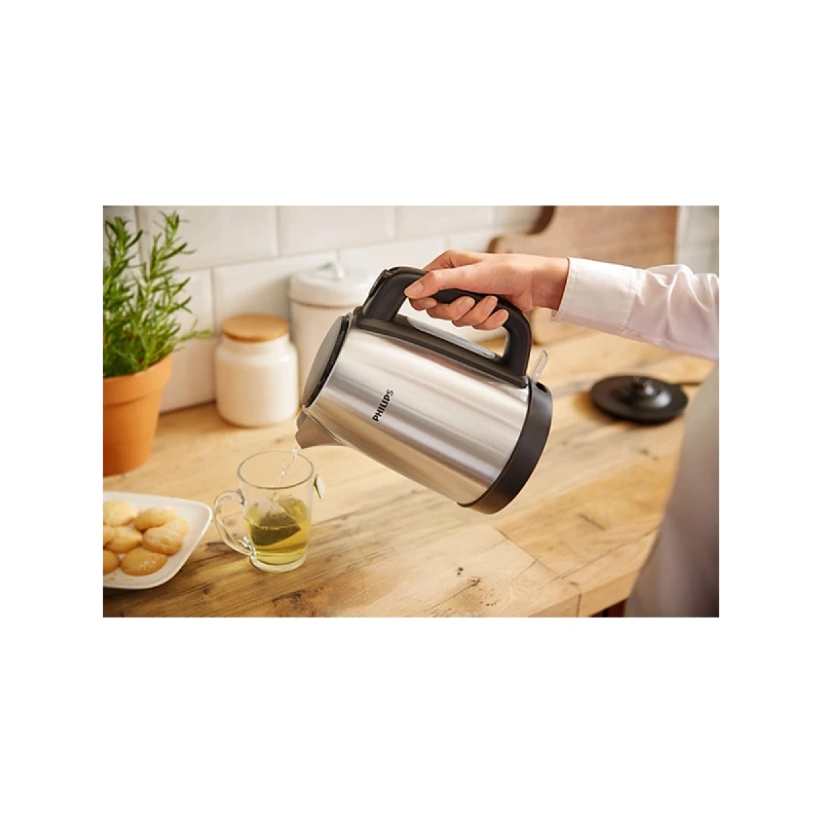 Philips HD9350/90 Elektrikli Su Isıtıcı Daily Collection Metal Su Isıtıcı-Yaylı Kapak, Işıklı Gösterge