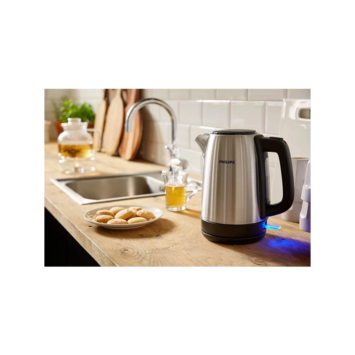 Philips HD9350/90 Elektrikli Su Isıtıcı Daily Collection Metal Su Isıtıcı-Yaylı Kapak, Işıklı Gösterge