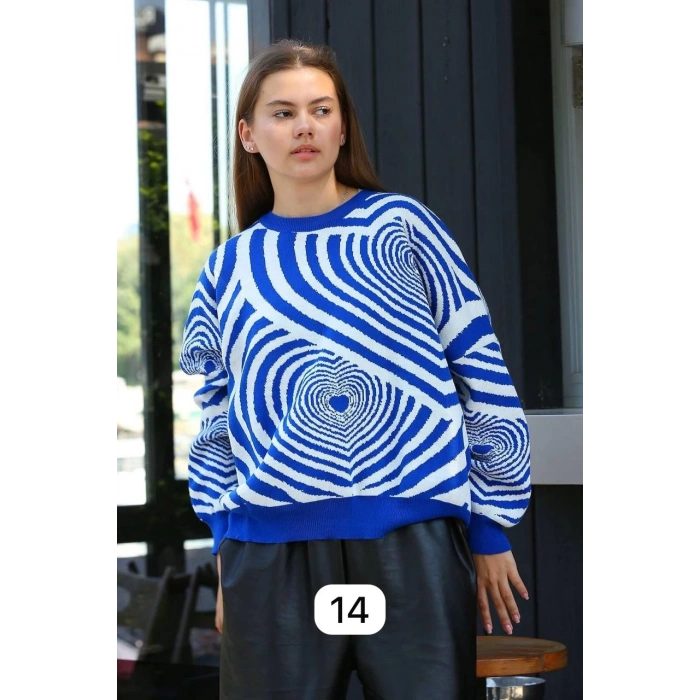 Beyaz kalp çizgili kazak saks mavisi