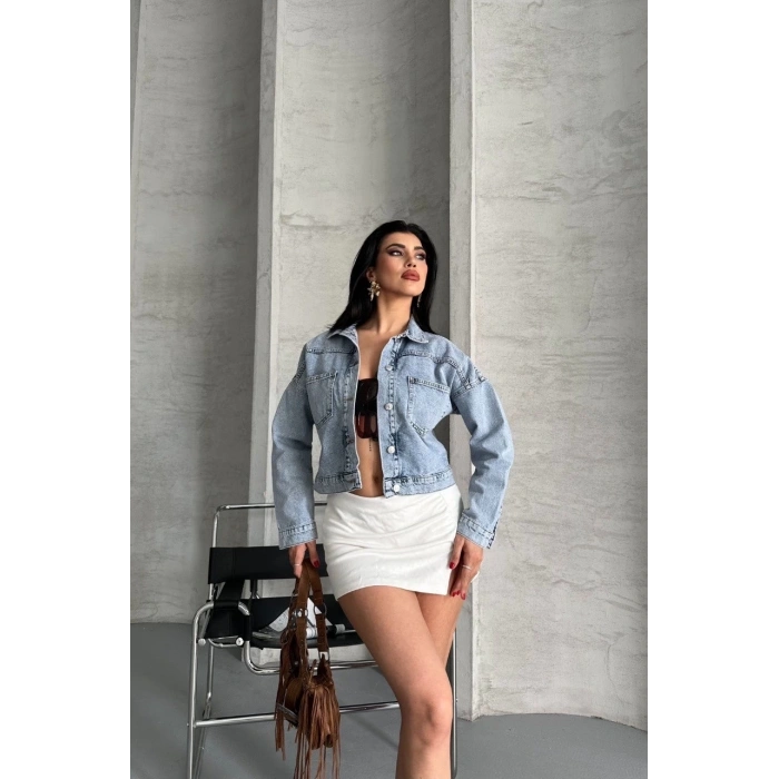 Çift cepli kol katlamalı kar yıkama crop kot ceket buz mavi d2000