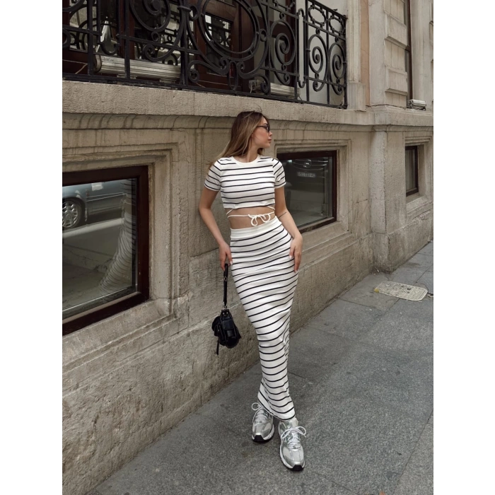 Çizgili etekli takım beyaz s3609