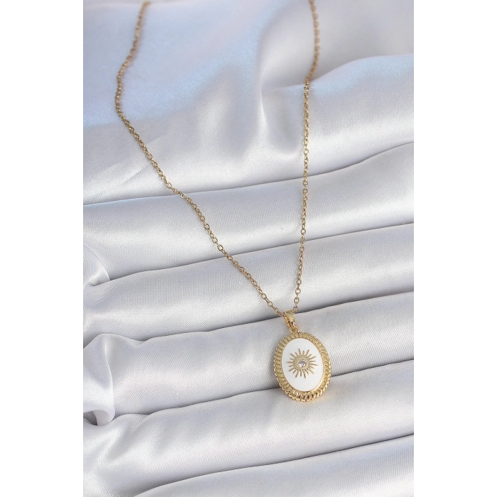 HarmonyAura 316L Çelik Gold Renk Zincir Beyaz Mineli Güneş İşlemeli Zirkon Taş Detaylı Madalyon Model Kadın Kolye
