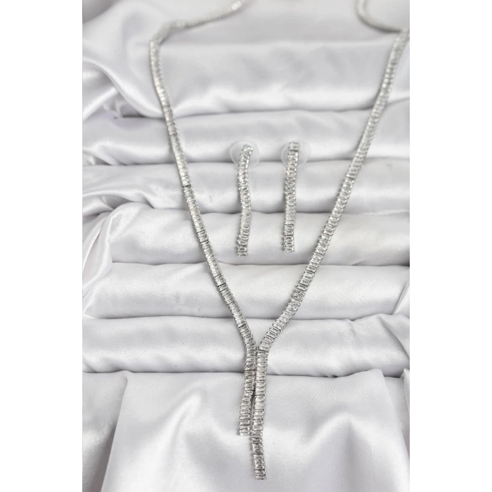 HarmonyAura Gümüş Renk Baget Zirkon Taşlı Kadın Kolye Küpe Set