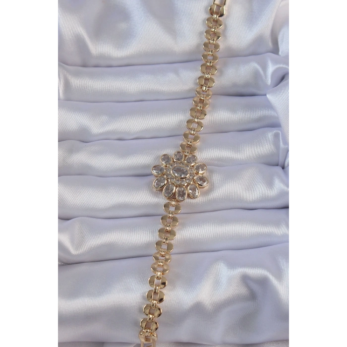 HarmonyAura Pirinç Gold Renk İri Zirkon Taşlı Çiçek Figürlü Bileklik