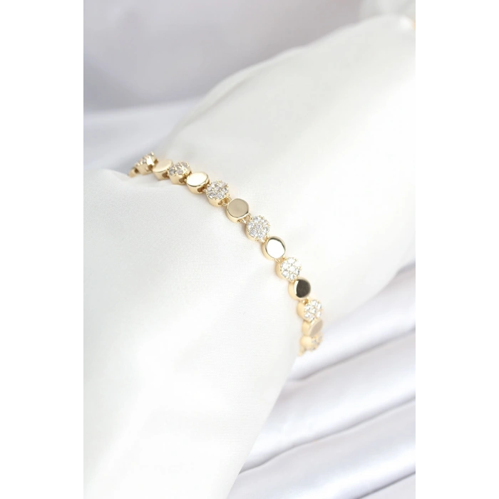 HarmonyAura Pirinç Gold Renk Nokta Model Zirkon Taşlı Kadın Bileklik