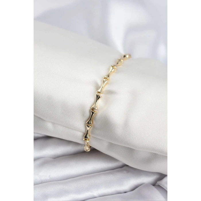 HarmonyAura Pirinç Gold Renk VIP Seri İnce Kemik Model Zirkon Taşlı Kadın Bileklik