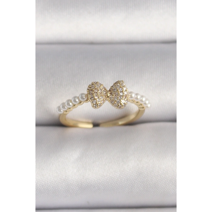 HarmonyAura Pirinç Gold Renk Zirkon Taşlı Fiyonk İnci Detay Ayarlanabilir Yüzük