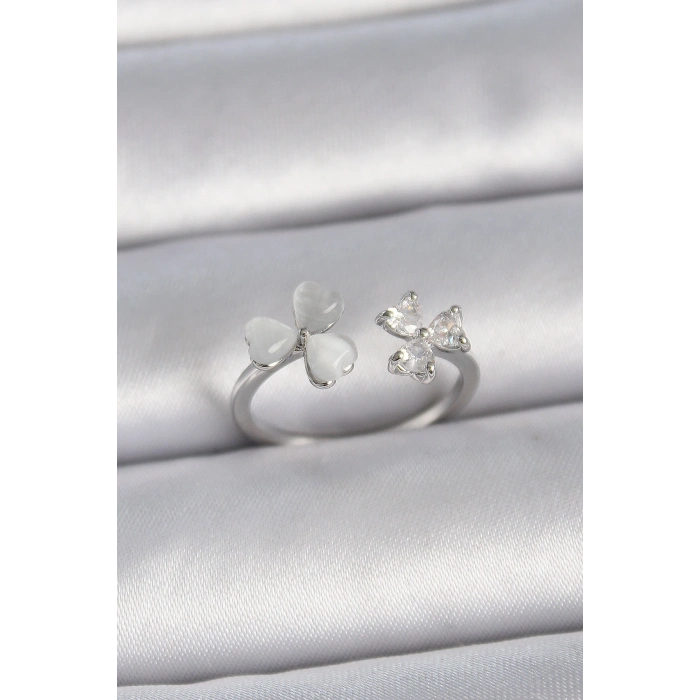 HarmonyAura Pirinç Gümüş Renk Ayarlanabilir Zirkon Taşlı Beyaz Mineli Kalp Model Kadın Yüzük