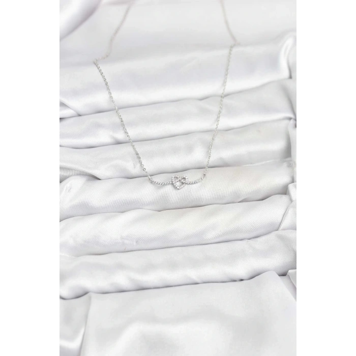 HarmonyAura Pirinç Gümüş Renk Düğüm Kalp Model Kadın Kolye