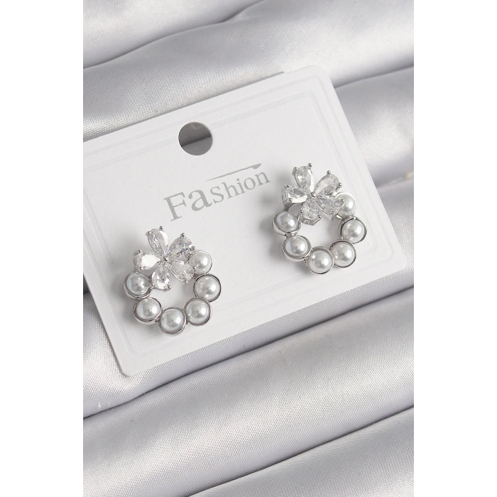 HarmonyAura Pirinç Gümüş Renk İncili Halka Model Zirkon Taşlı Çiçek Detay Kadın Küpe