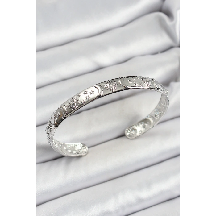 HarmonyAura Pirinç Gümüş Renk İşlemeli Altı Açık Bileklik