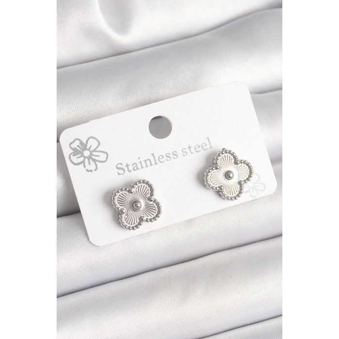 HarmonyAura Pirinç Gümüş Renk İşlemeli Yonca Model Kadın Küpe