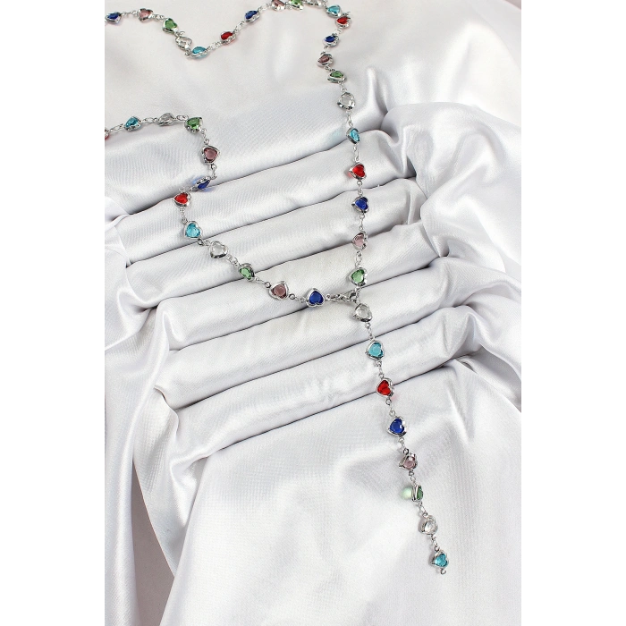 HarmonyAura Pirinç Gümüş Renk Karışık Renk Zirkon Taşlı Kalpli Y Kadın Kolye