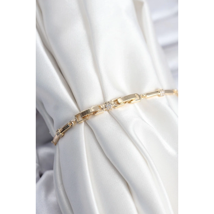 HarmonyAura Pirinç VIP Seri Gold Renk Parçalı Model Zirkon Taşlı Kadın Bileklik