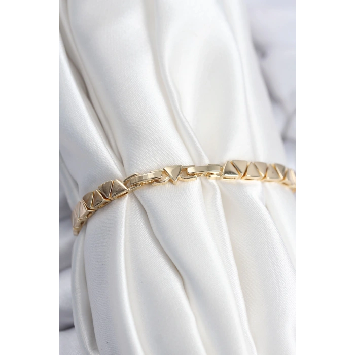 HarmonyAura Pirinç VIP Seri Gold Renk Sıralı Üçgen Model Kadın Bileklik