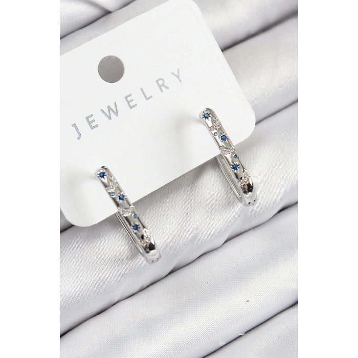 HarmonyAura Pirinç Zirkon Taşlı Çiçek Desenli Model Gümüş Renk Kadın Küpe