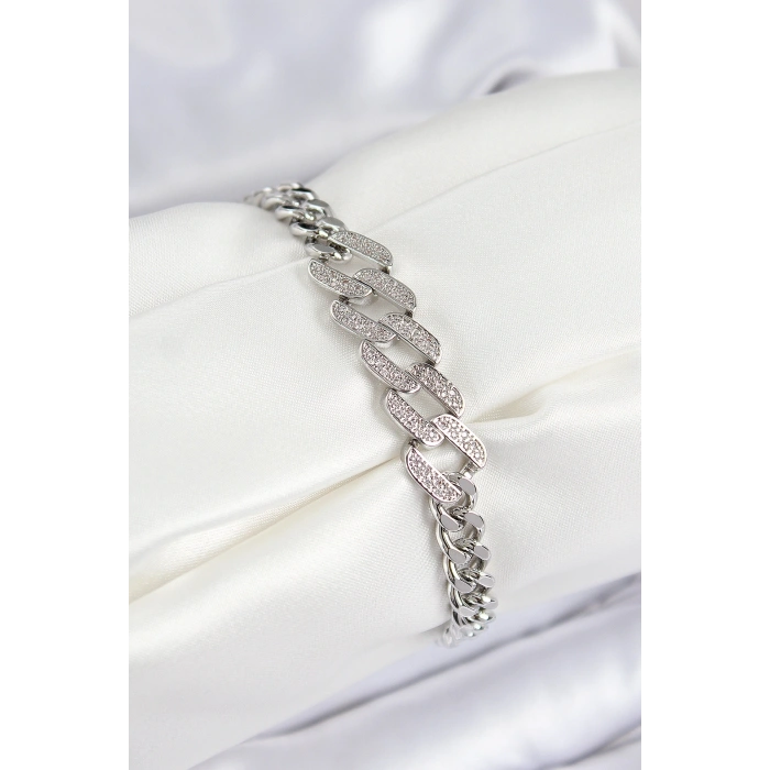 HarmonyAura Pirinç Zirkon Taşlı Ezme Küba Zincir Model Gümüş Renk Kadın Bileklik