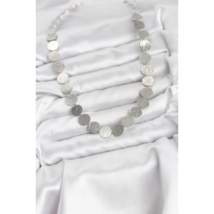 HarmonyAura Yuvarlak Plaka Model Gümüş Renk Kadın Kolye