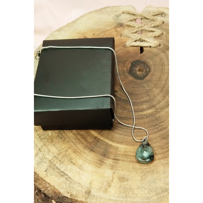 Labradorit Doğal Taşı Zincirli El Yapımı Kolye Uç: 2 Cm Zincir: 20 Cm Kutulu