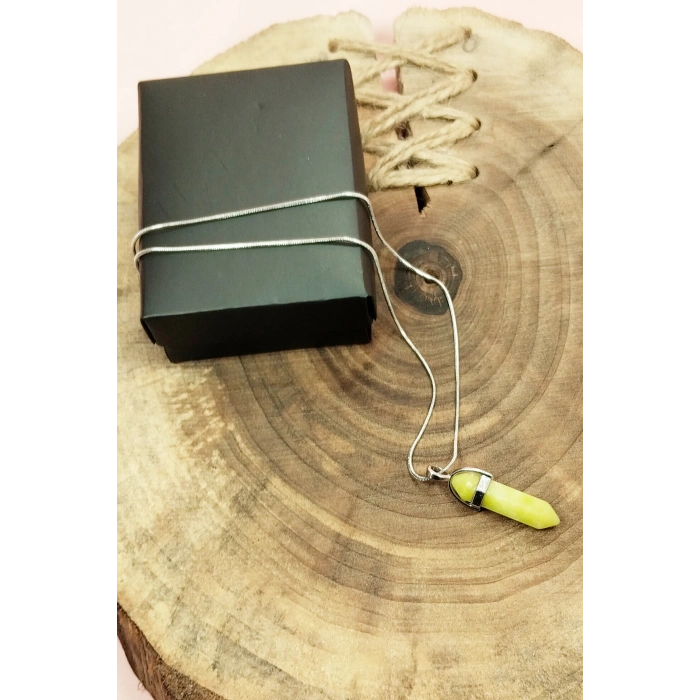 Peridot Doğal Taşı Zincirli El Yapımı Tasarımlı Kolye Uç: 3,5 Cm Zincir: 20 Cm Kutulu