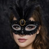 HarmonyAura Lüks Siyah Tüylü Taşlı Balo Maskesi
