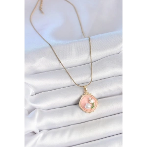 HarmonyAura 316L Çelik Gold Renk Zincir Pembe Mineli İncili Çiçek İşlemeli Portre Model Kadın Kolye