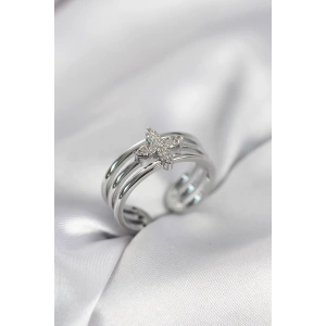 HarmonyAura Gümüş Renk Zirkon Taşlı Yonca Model Kadın Yüzük