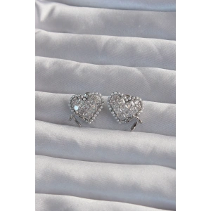 HarmonyAura Pirinç Gümüş Renk Fiyonk Detay İncili Zirkon Taşlı Kalp Küpe