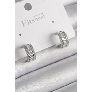 HarmonyAura Pirinç Gümüş Renk Zirkon Taşlı Halka Model Kadın Küpe