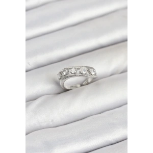 HarmonyAura Pirinç Gümüş Renk Zirkon Taşlı Kadın Yüzük