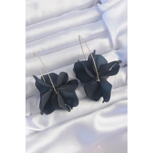 HarmonyAura Pirinç Siyah Renkli Flora Küpe