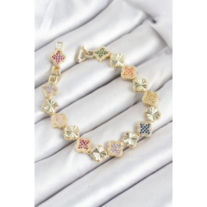 HarmonyAura Pirinç VIP Seri Yonca Zirkon Taşlı Kadın Bileklik