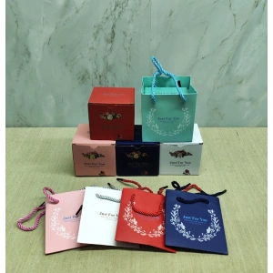 Romantik Gül Yüzük Kutusu Kare