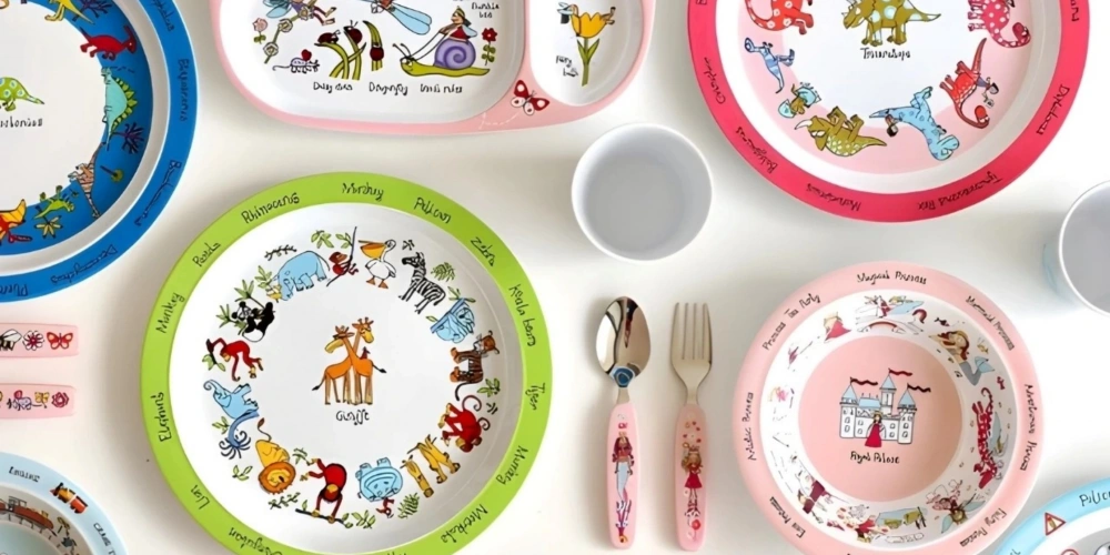 Tyrrell Katz Melamin Tabak ve Kaseler ile Çocuklar İçin Güvenli ve Eğlenceli Sofralar 