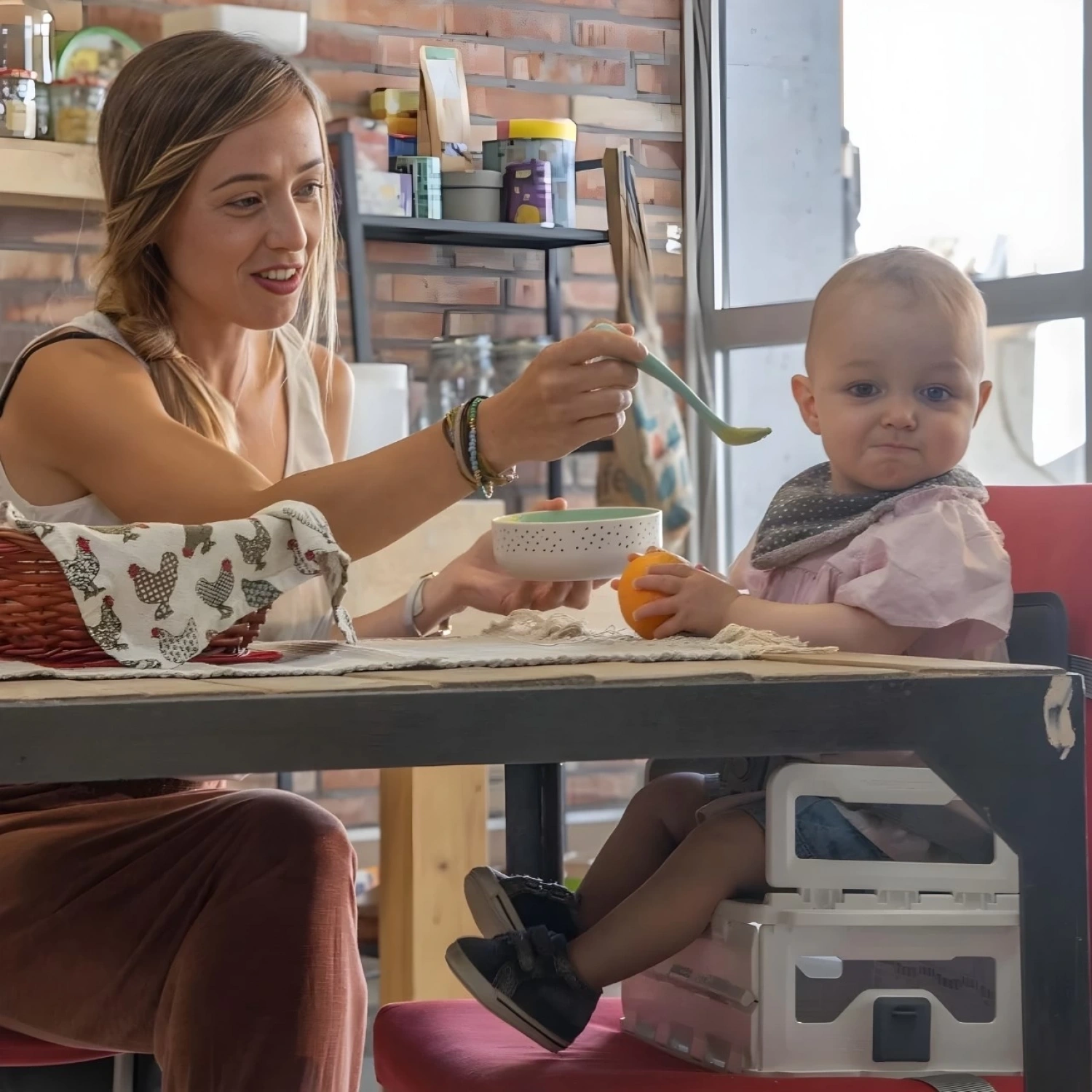 Nikidom Katlanabilir Portatif Mama Sandalyesi - Milky Way