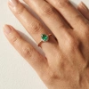 Zümrüt Yeşili Damla Taşlı Pırlanta Yüzük