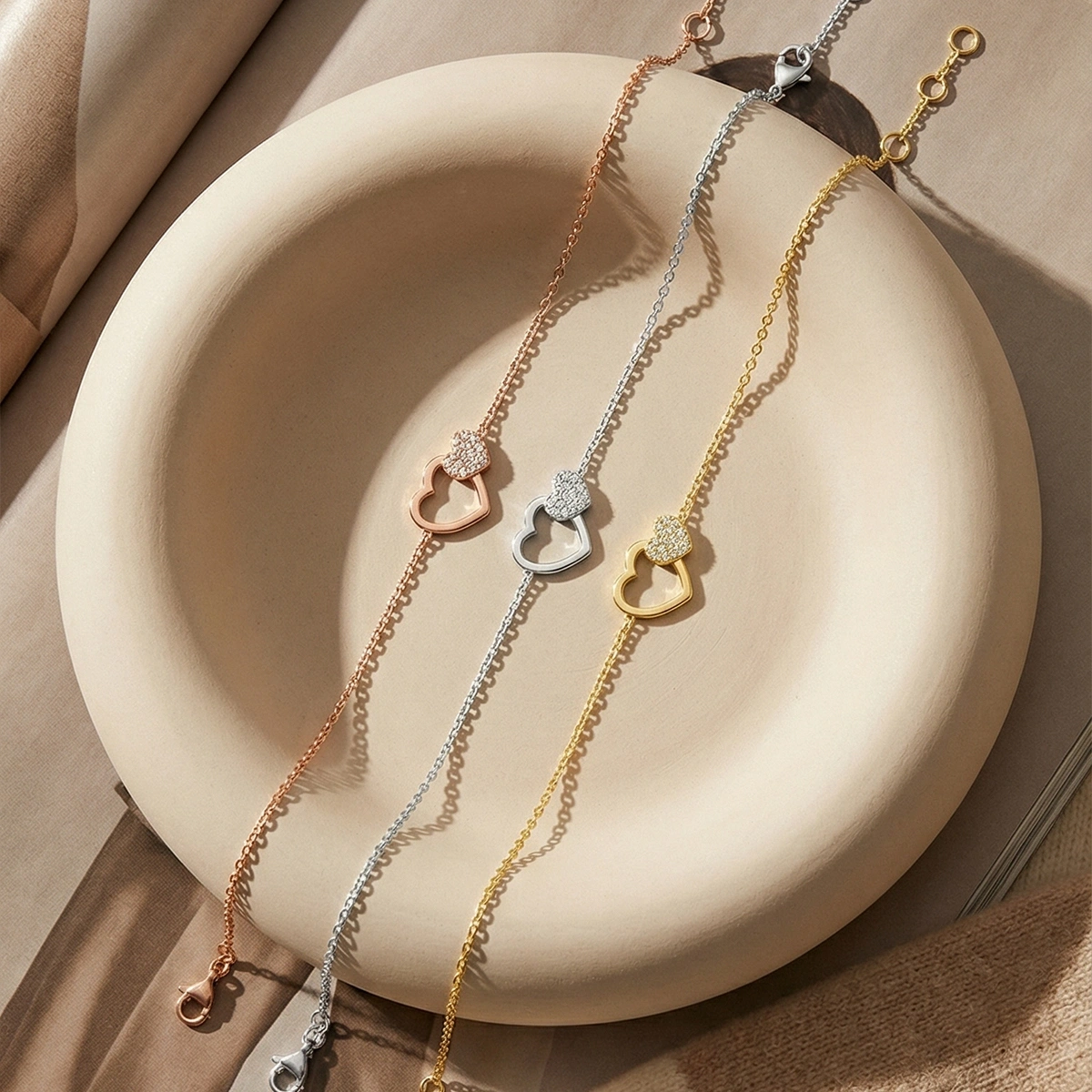 Sevginin Birleştirdiği Kalpler Altın Bileklik