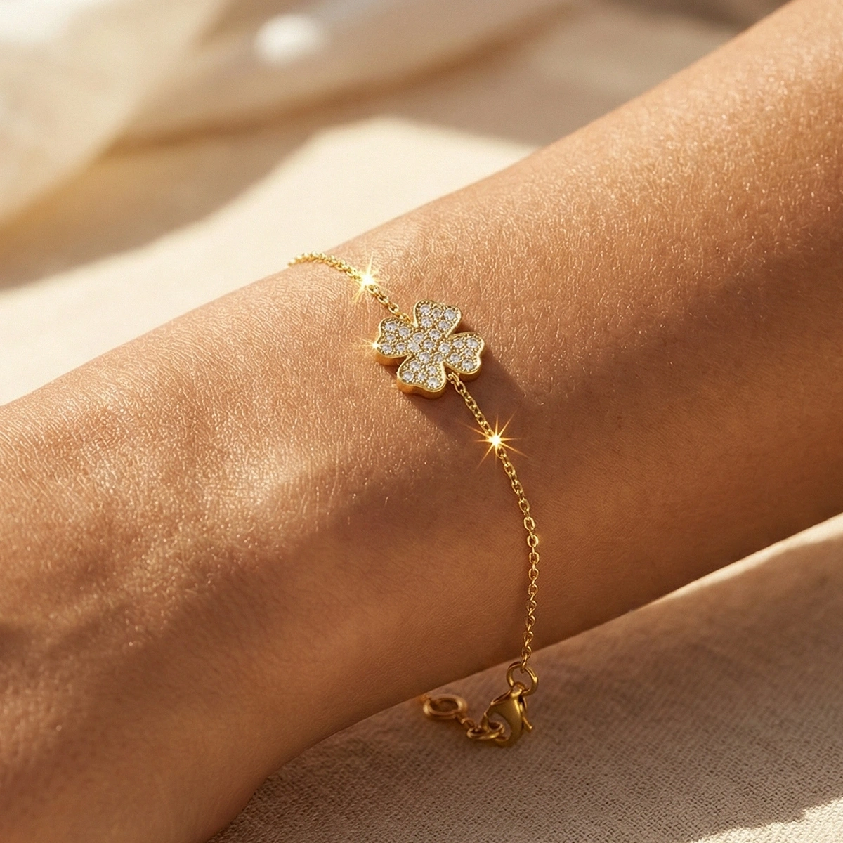 Yonca Şans Altın Bileklik