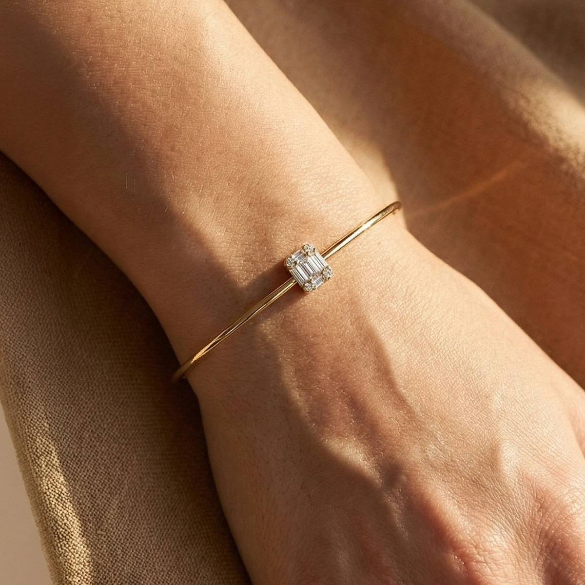 Baget Taşlı Klasik Altın Bileklik