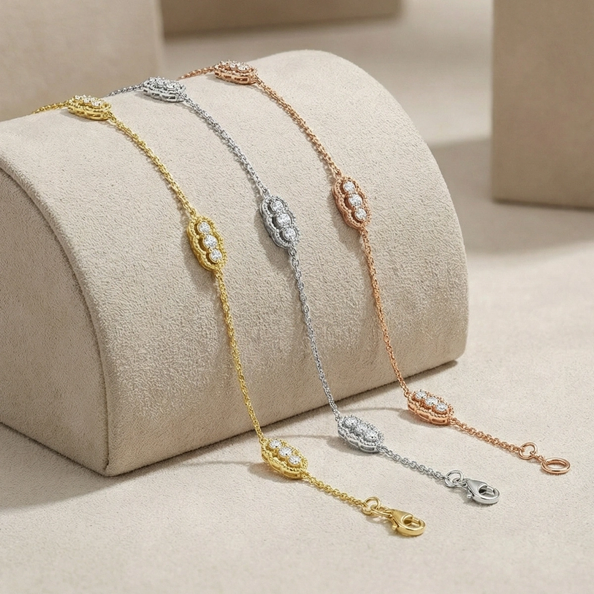 Trinty Modern Altın Bileklik