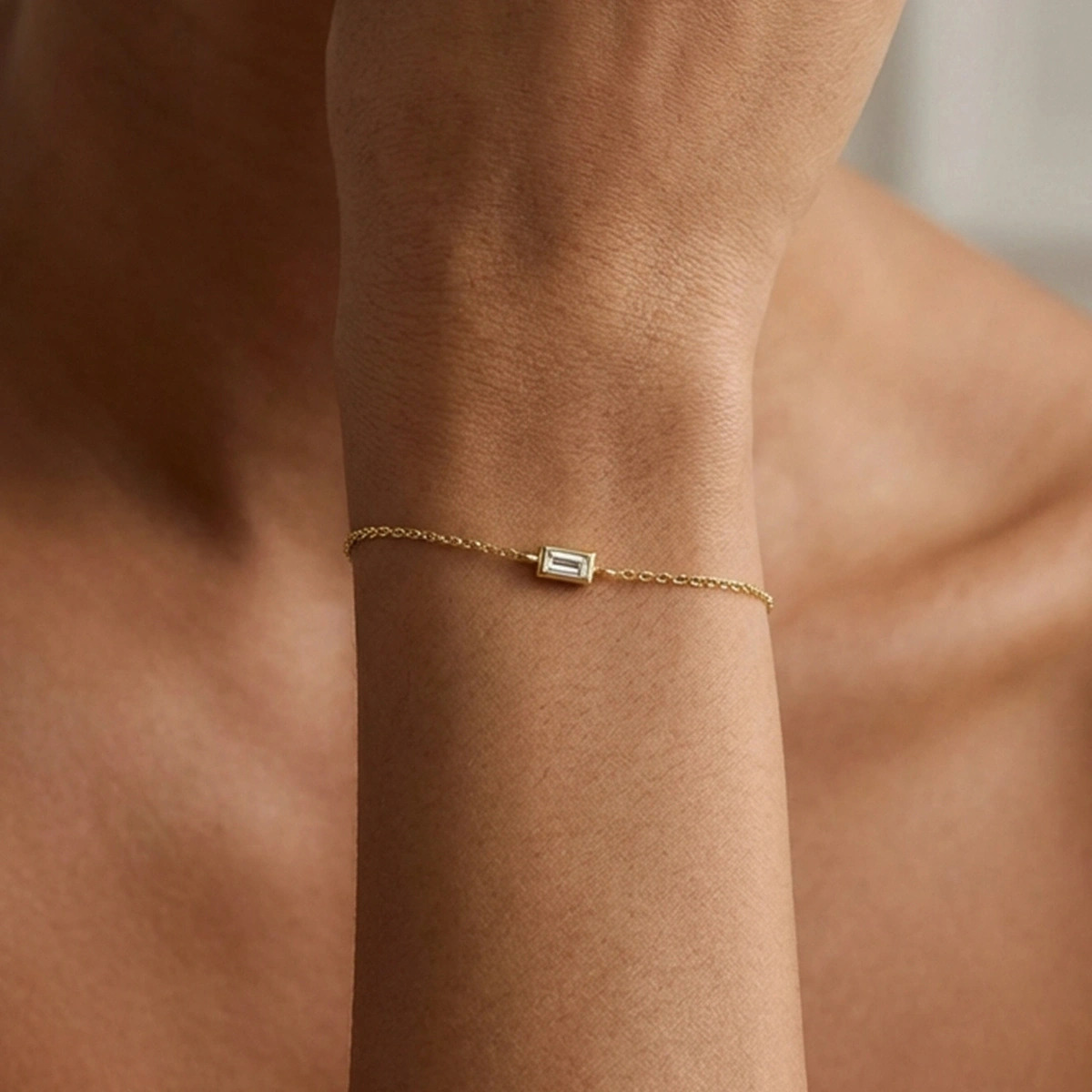 Baget Taşlı Sadeliğin Şıklığı Altın Bileklik