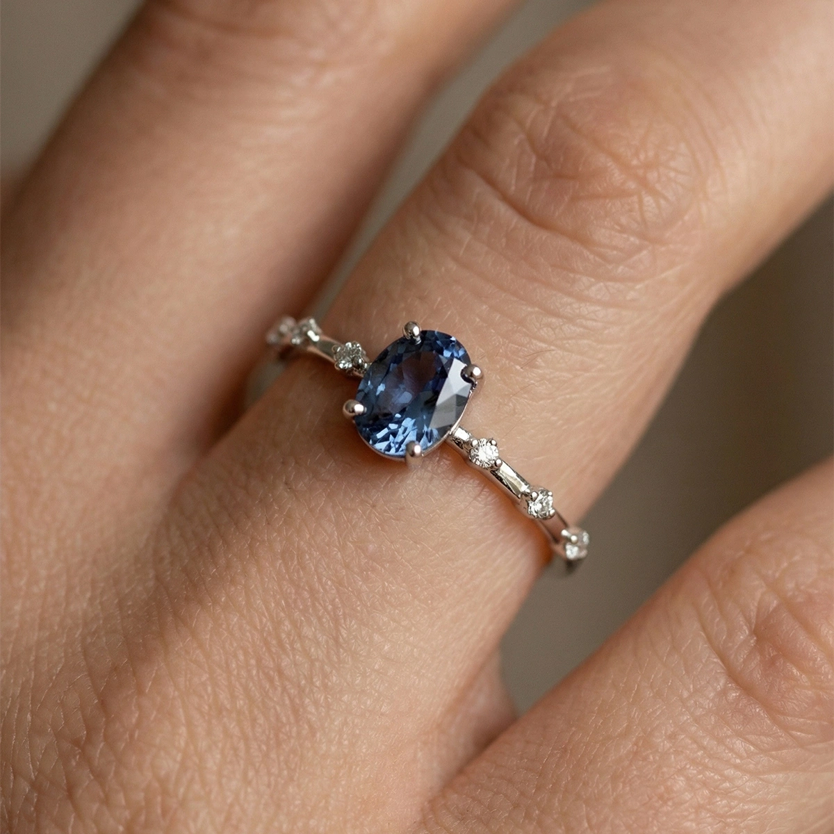 Su Mavisi Oval Taşlı Pırlanta Yüzük