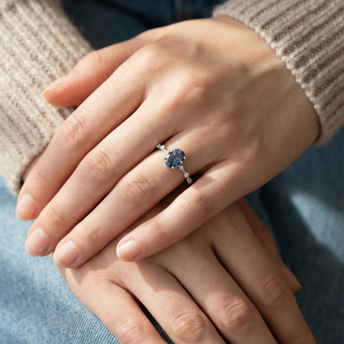 Su Mavisi Oval Taşlı Pırlanta Yüzük