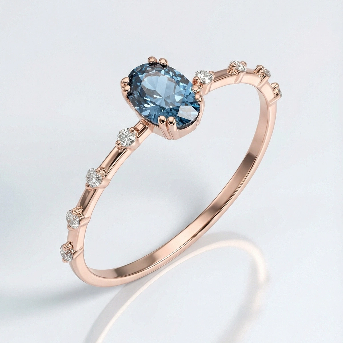 Su Mavisi Oval Taşlı Pırlanta Yüzük